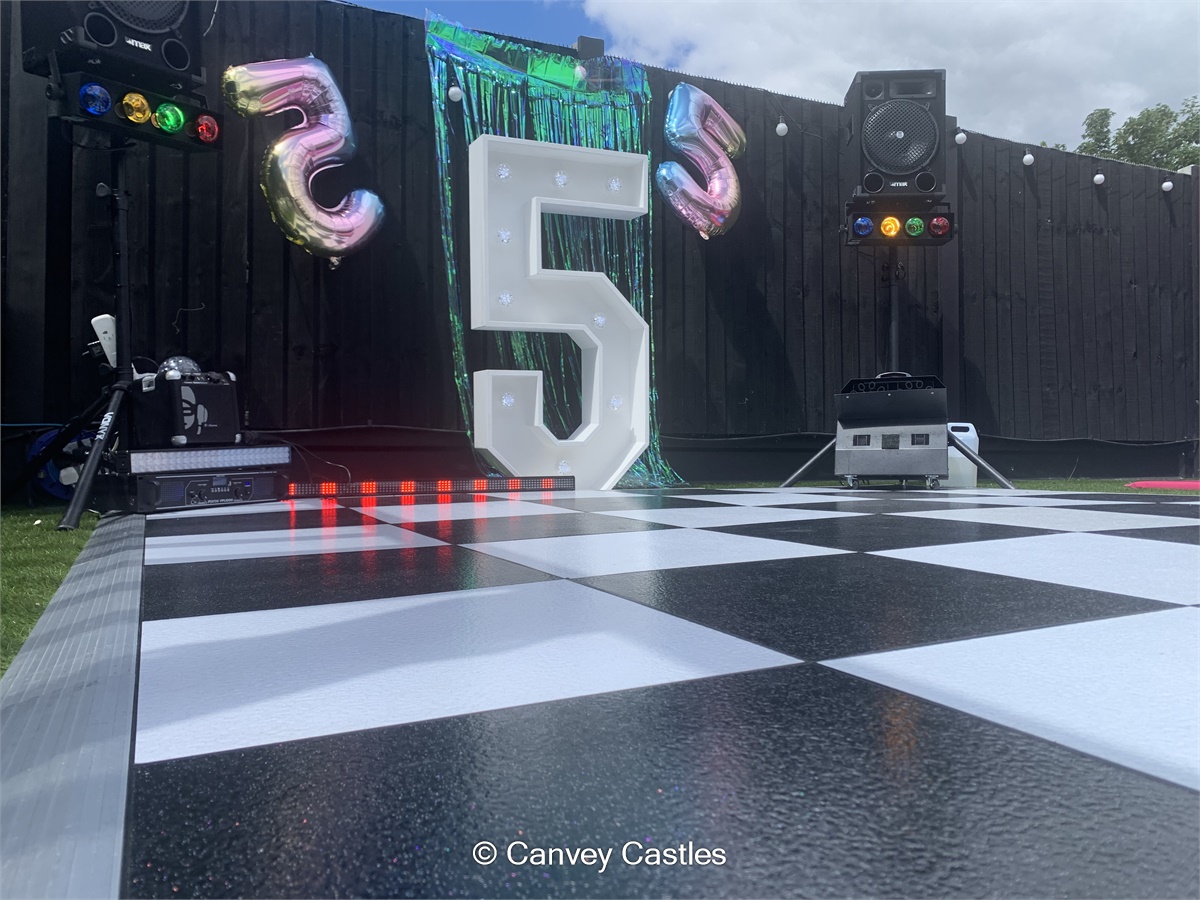 4ft LED Light up Number 5 - Bouncy Castle Hire in Essex | Canvey Castles